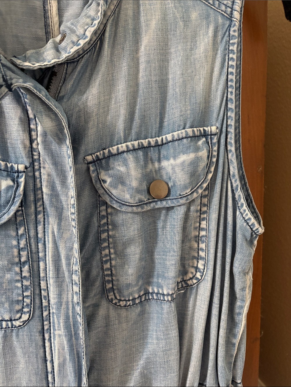 Skies Are Blue Light Wash Denim Sleeveless Cargo Utility Vest Distressing - Picture 12 of 15